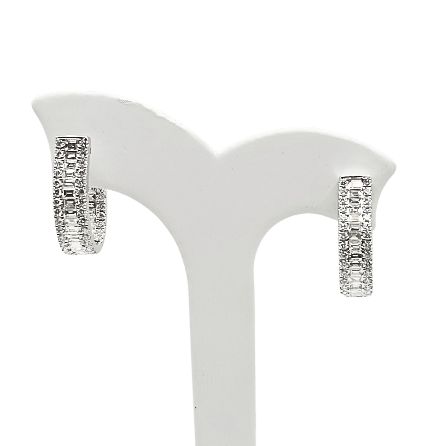 Oval Creolla Earring